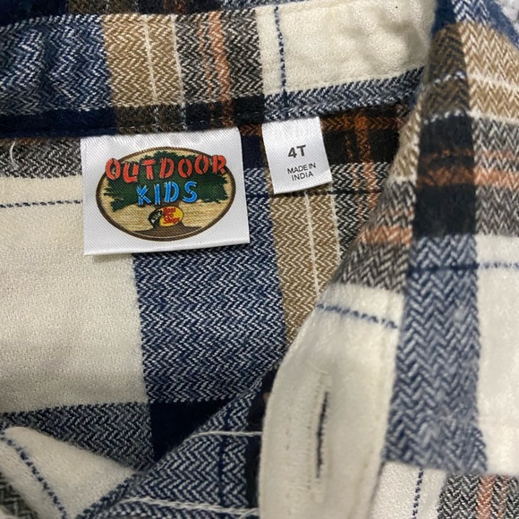 Boys plaid flannel button up shirt 4t - Picture 2 of 3